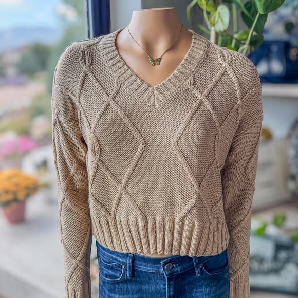 NWT Comfy Cozy Cable Knit Cropped Sweater by Miami of Francescas-Women's X-Small - Picture 2 of 7